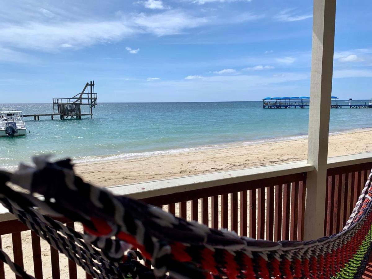 Fosters West Bay Resort 외부 사진