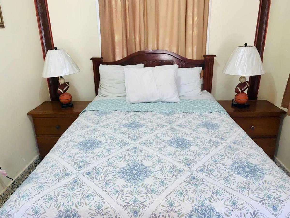 Fosters West Bay Resort 외부 사진