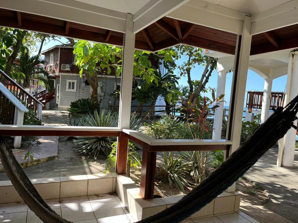 Fosters West Bay Resort 외부 사진