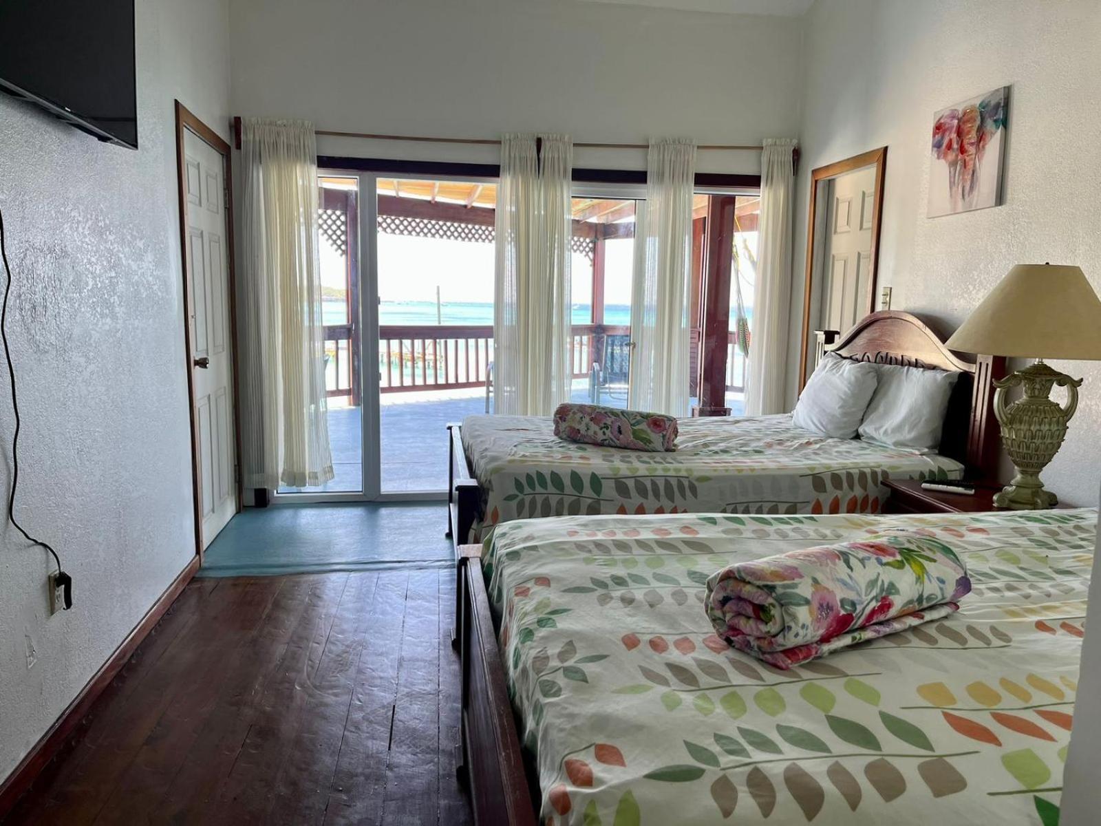 Fosters West Bay Resort 외부 사진