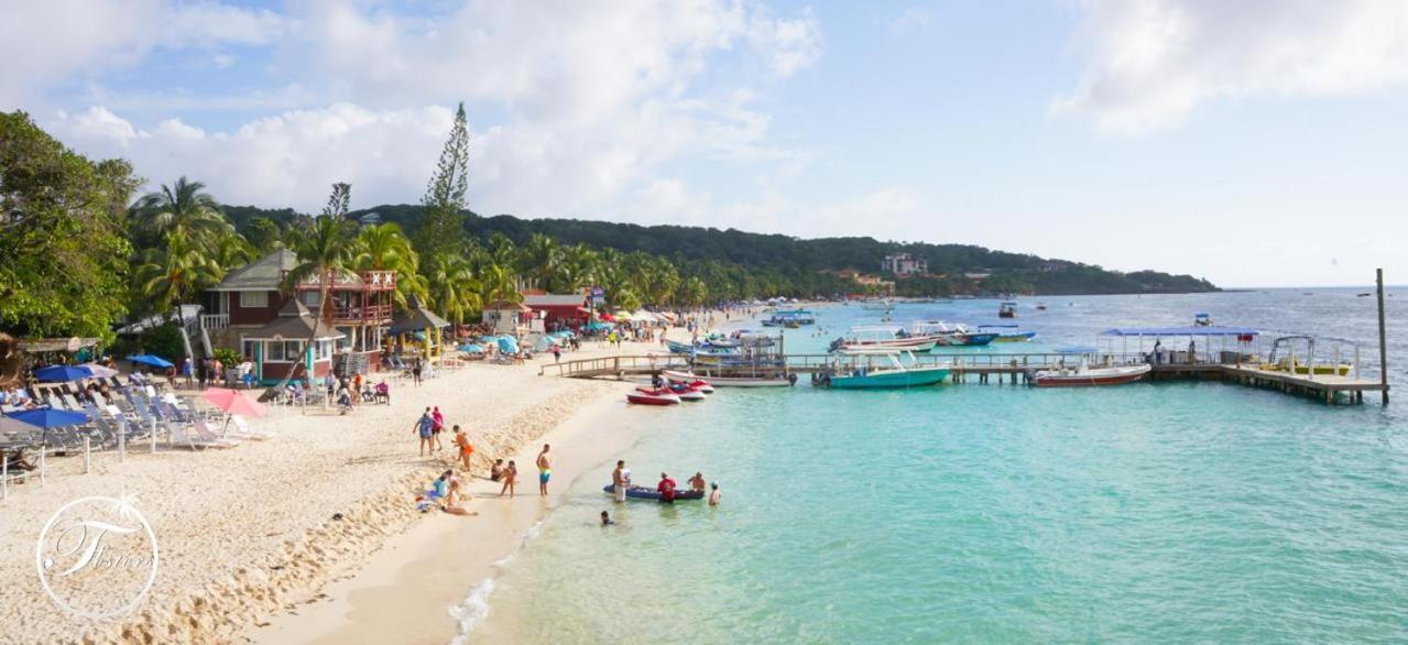 Fosters West Bay Resort 외부 사진