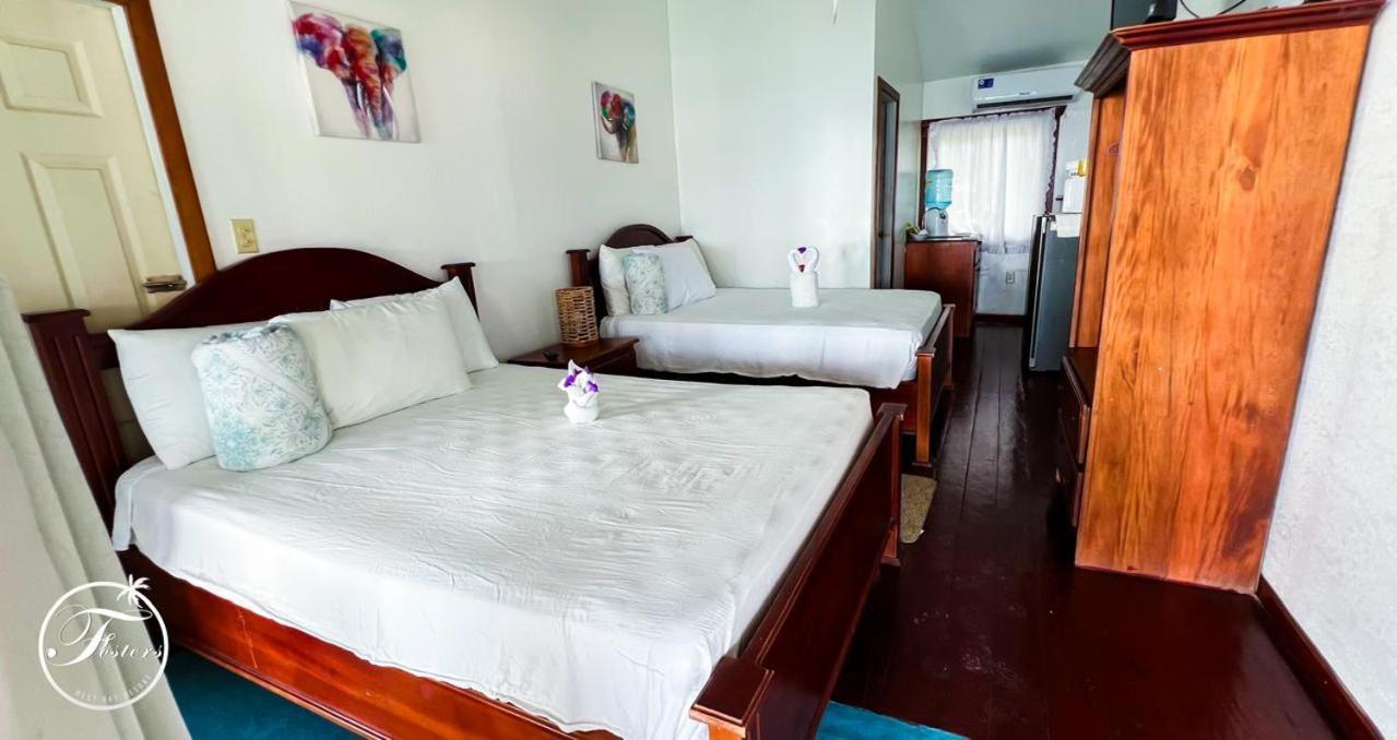 Fosters West Bay Resort 외부 사진
