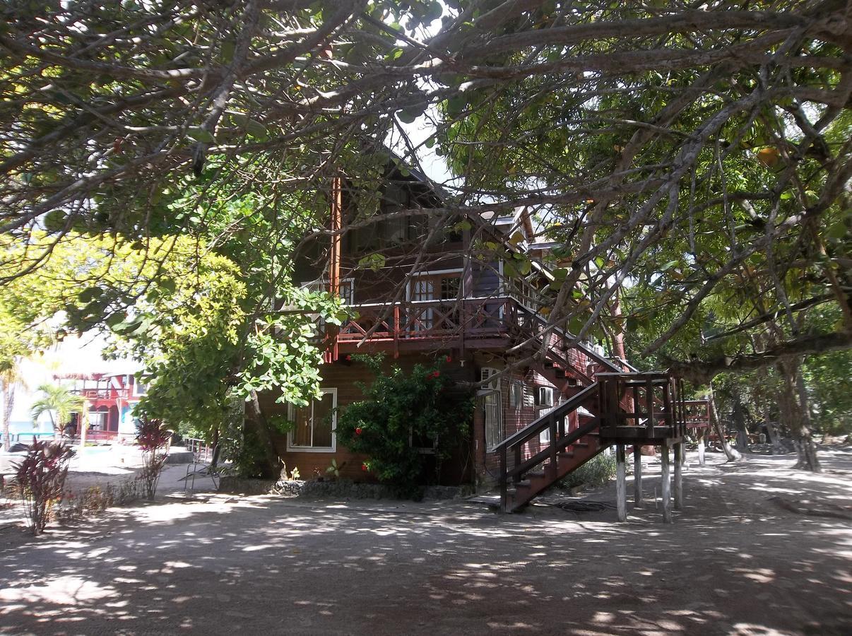 Fosters West Bay Resort 외부 사진
