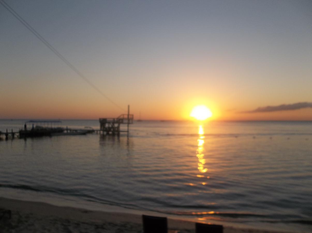 Fosters West Bay Resort 외부 사진