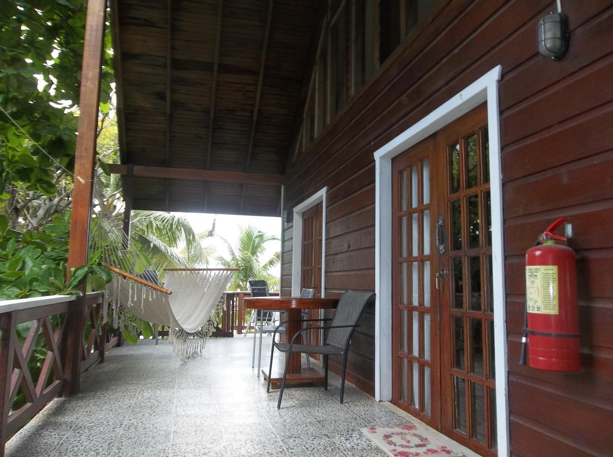 Fosters West Bay Resort 외부 사진