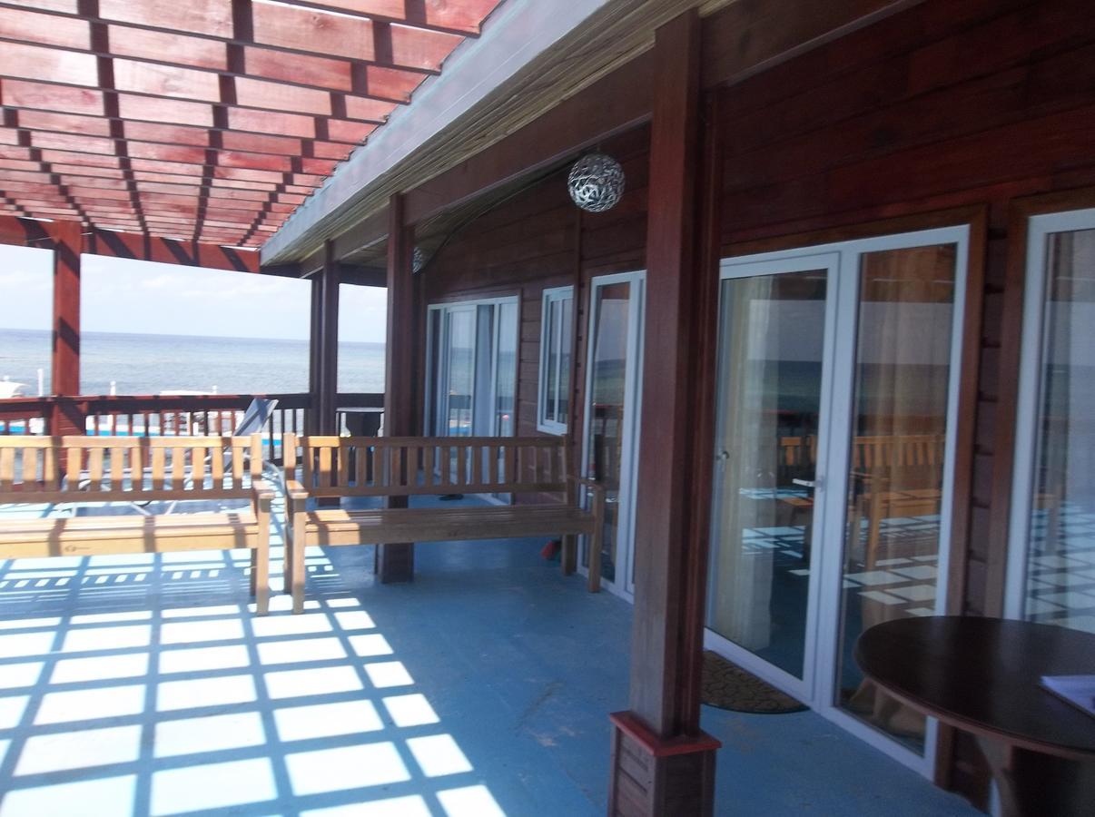 Fosters West Bay Resort 외부 사진