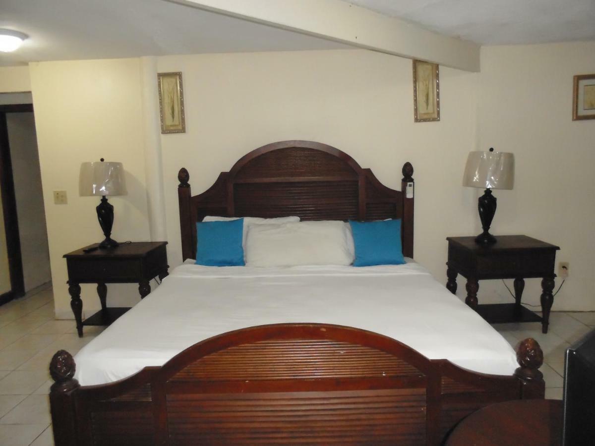 Fosters West Bay Resort 외부 사진