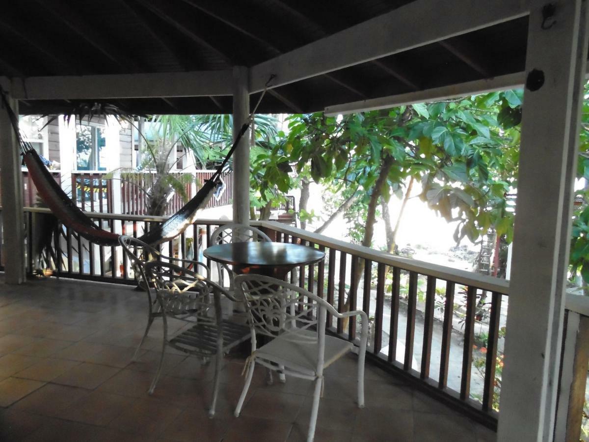 Fosters West Bay Resort 외부 사진