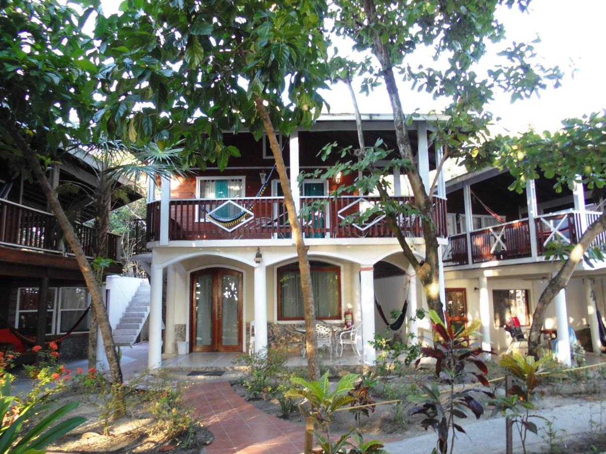 Fosters West Bay Resort 외부 사진